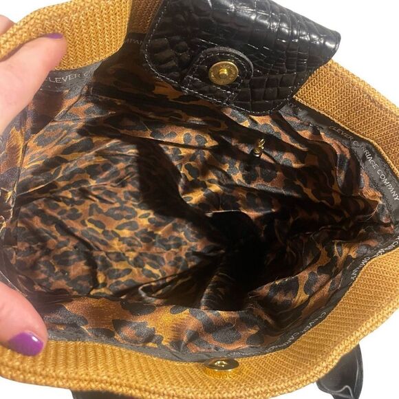 Clever Carriage Company Straw tote - Picture 6 of 9